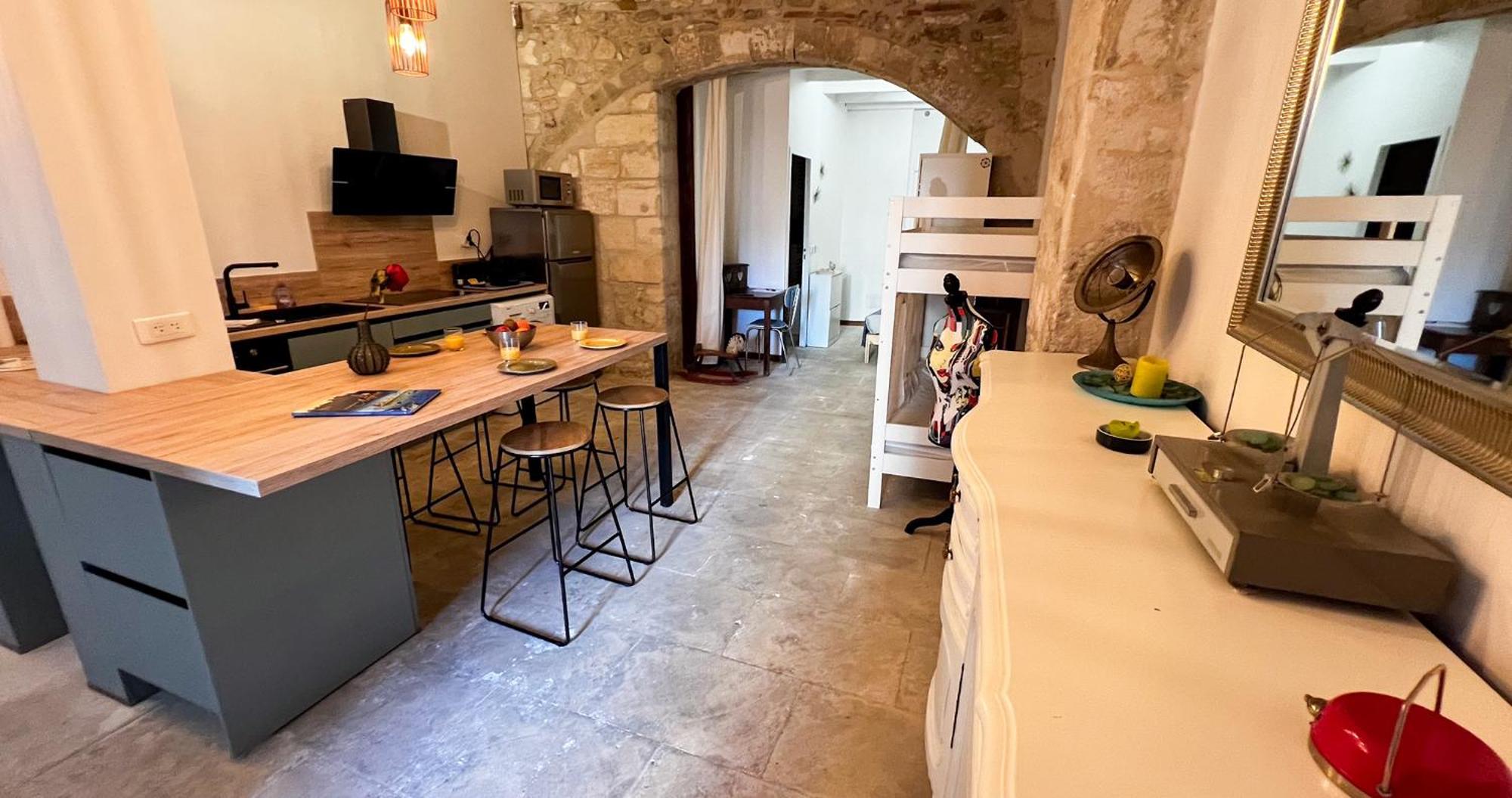 Hypercenter - Wifi - Loft With Character ! *